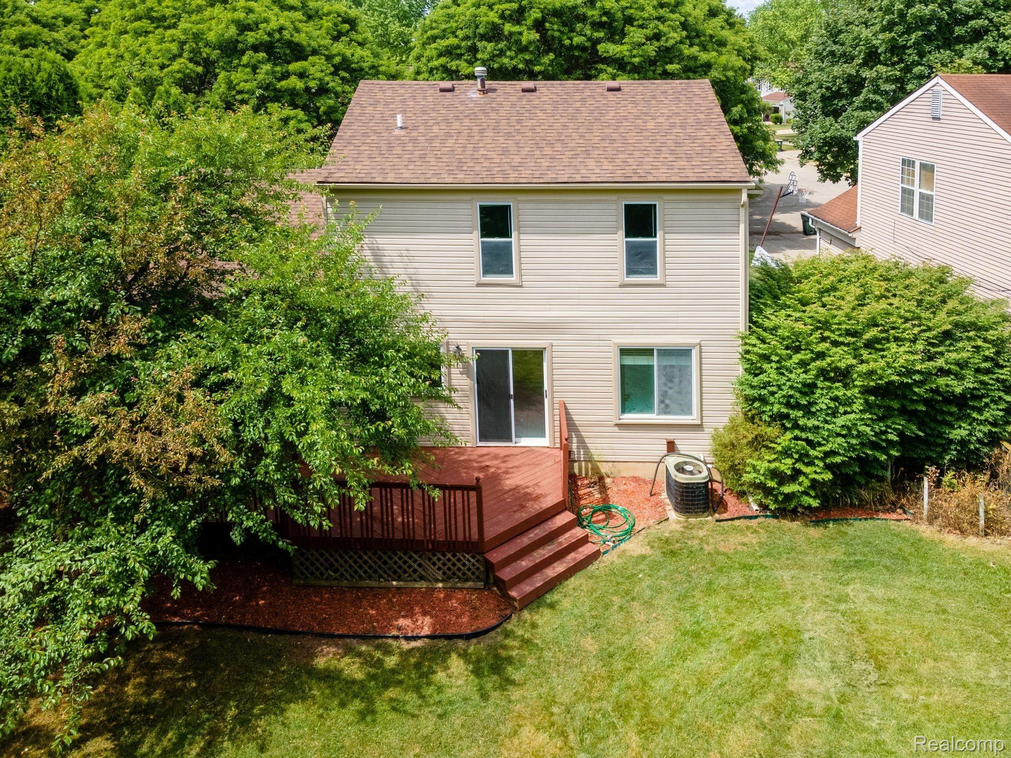 645 Worthington Road Canton, MI 48188 - Photo 2 of 30 Back View