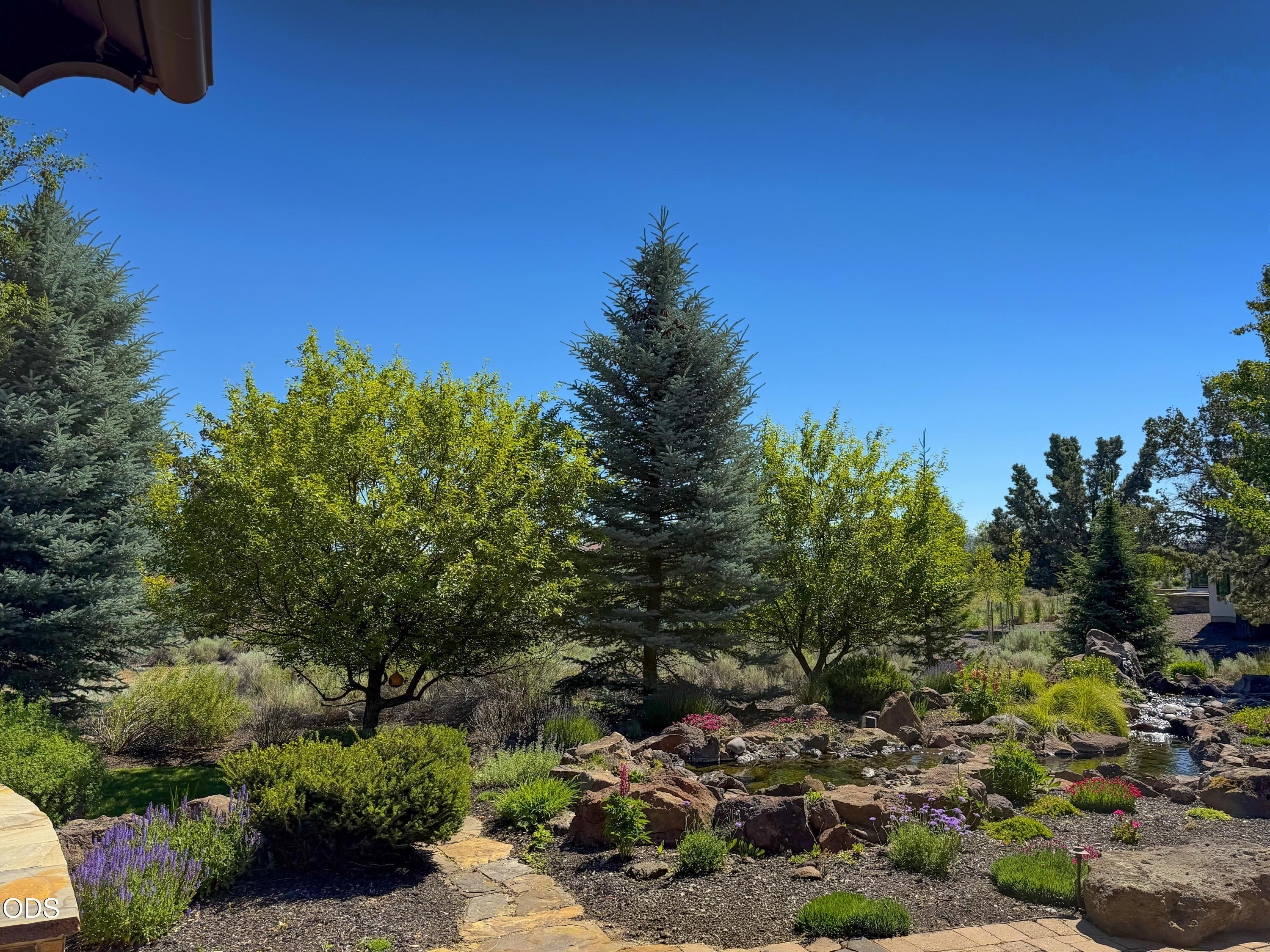 23098 Watercourse Way Bend, OR 97701 - Photo 25 of 31