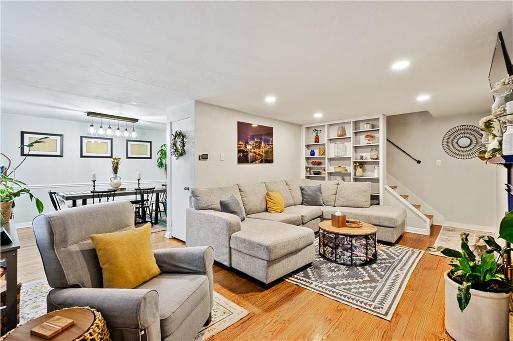 1009 Connor Road Pittsburgh, PA 15234 - Photo 3 of 26 Gallery Image 3