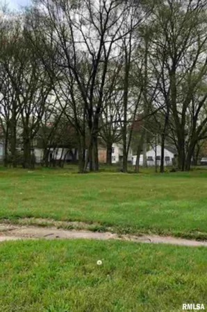 $7,000 | 1113 Northeast Jefferson Street, Peoria, IL 61603