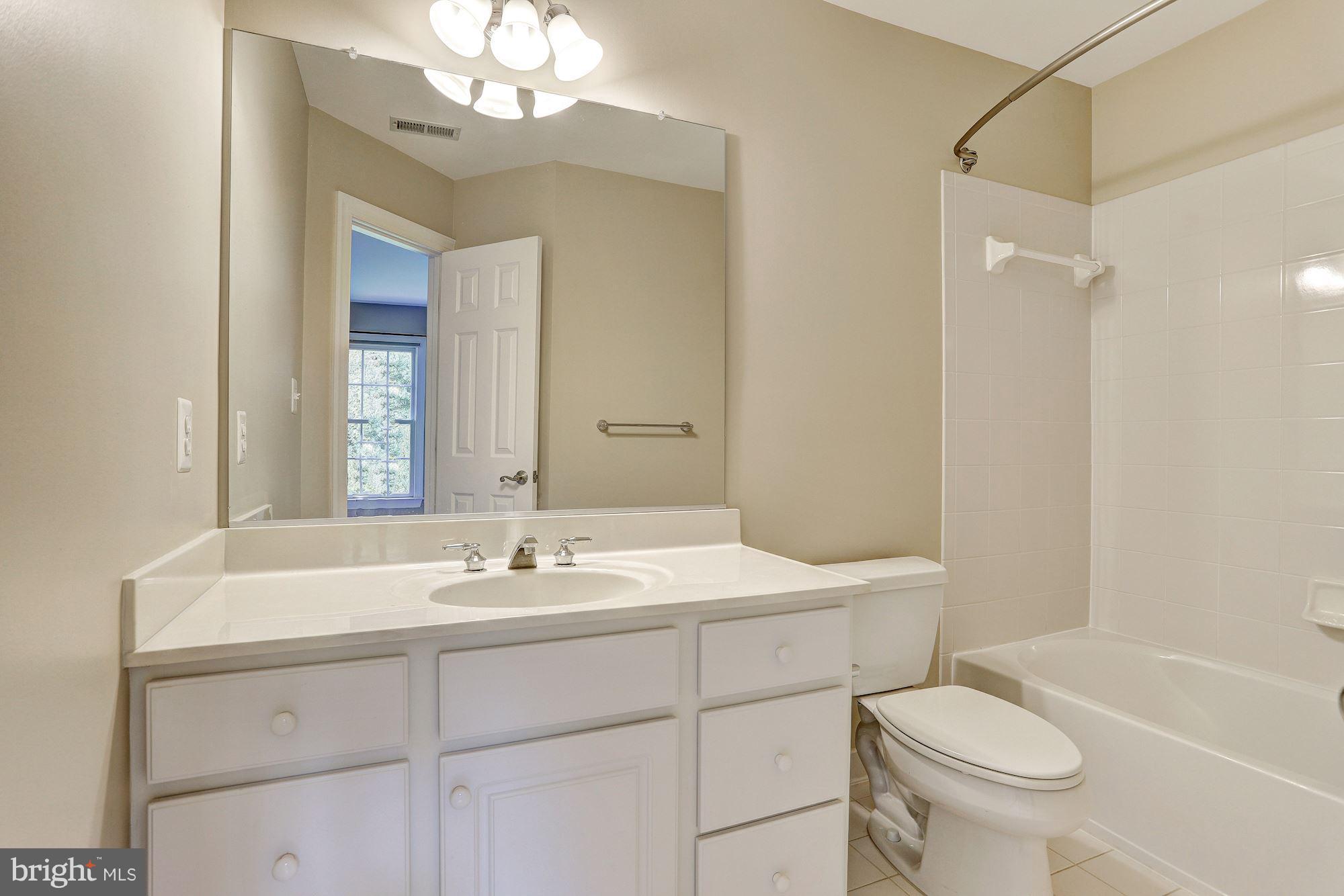 25118 Vista Ridge Road Laytonsville, MD 20882 - Photo 19 of 30 Ensuite Bath