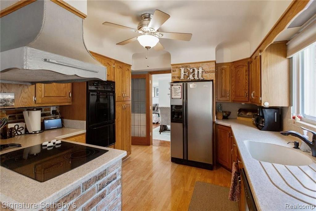 290 Stephens Road Grosse Pointe Farms, MI 48236 - Photo 19 of 36