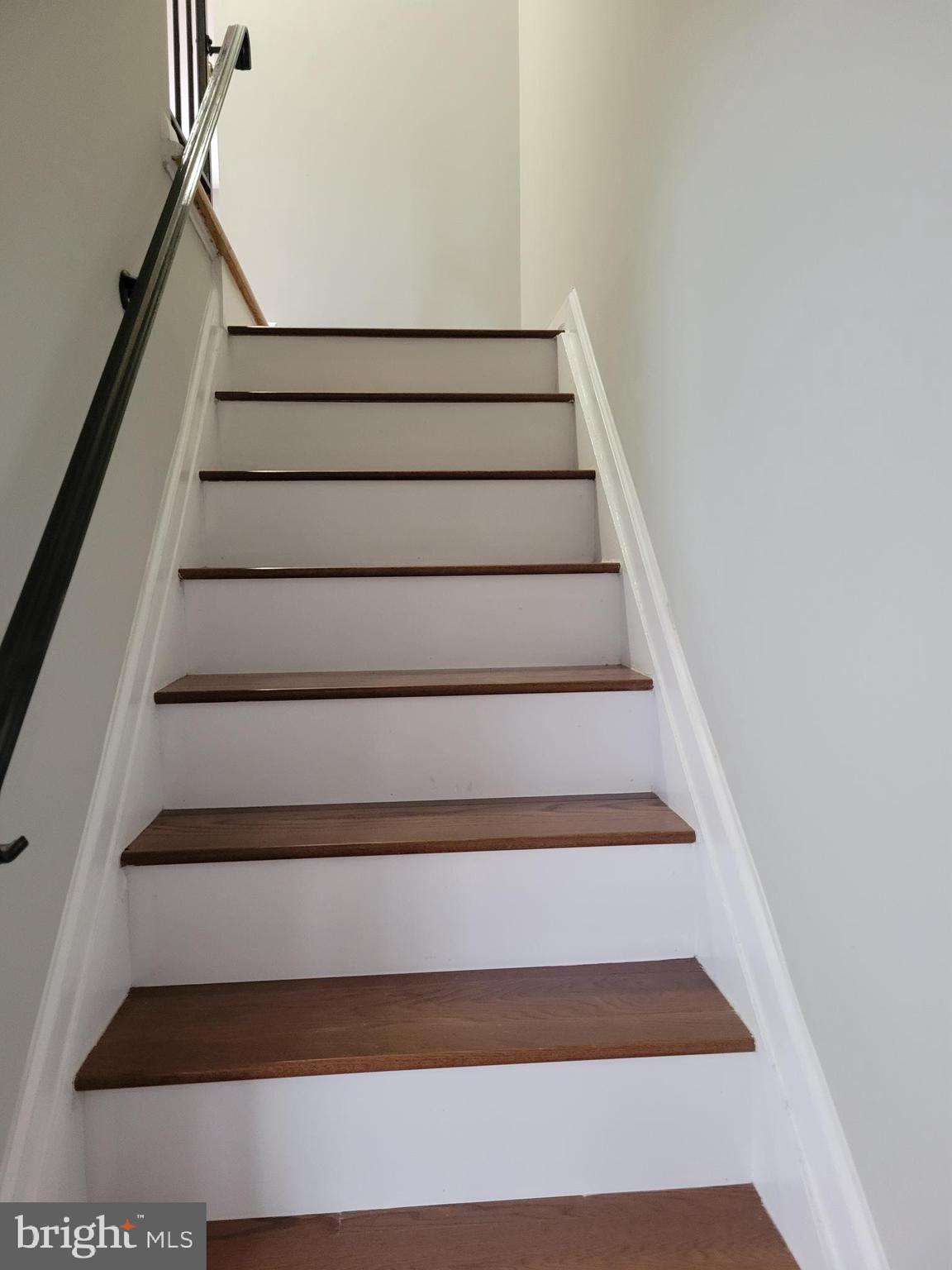 630 Kingston Road Baltimore, MD 21220 - Photo 14 of 34 a view of entryway