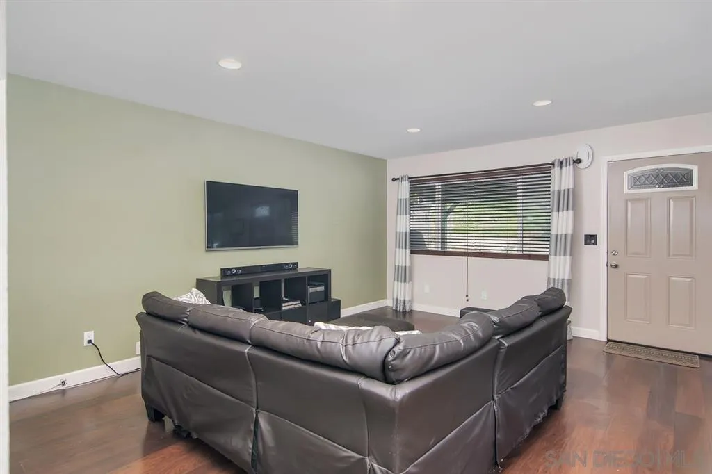 930 Maya Street Spring Valley, CA 91977 - Photo 8 of 25 Gallery Image 8