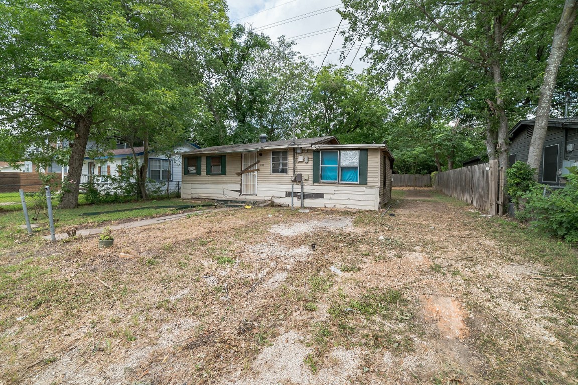 1130 Richardine Avenue Austin, TX 78721 - Photo 16 of 21