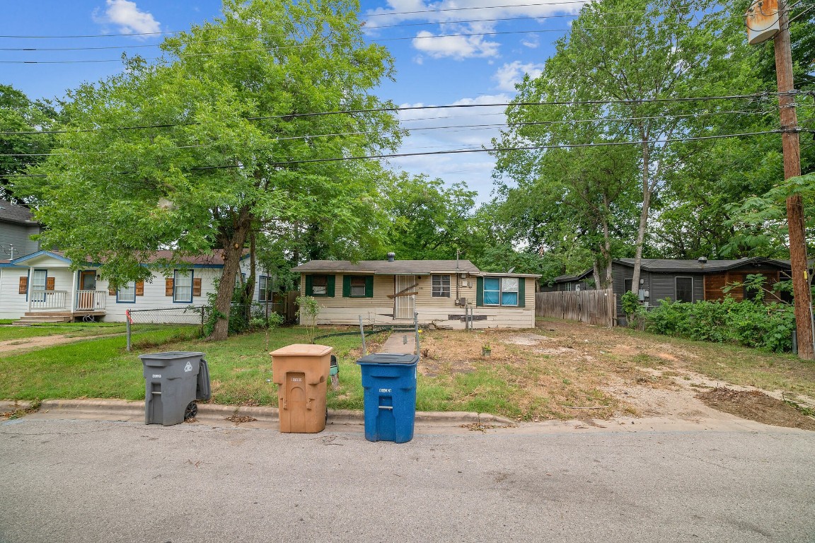 1130 Richardine Avenue Austin, TX 78721 - Photo 17 of 21
