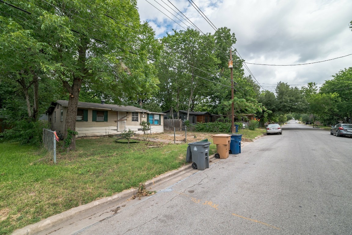 1130 Richardine Avenue Austin, TX 78721 - Photo 5 of 21