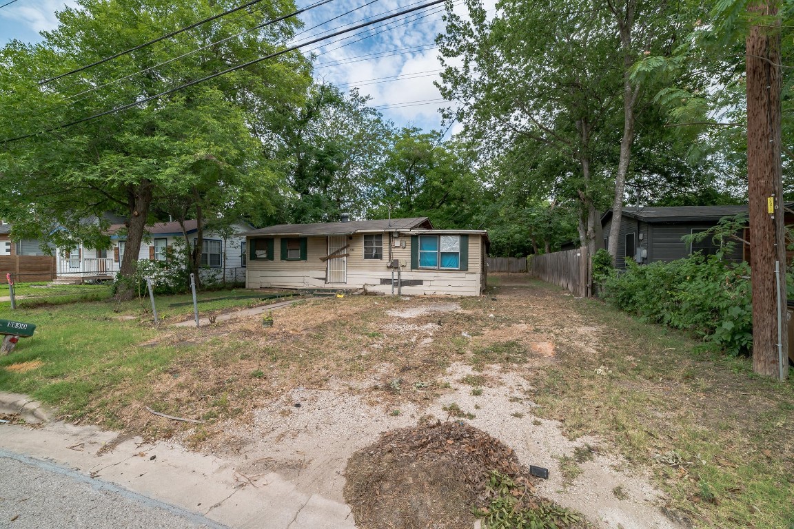 1130 Richardine Avenue Austin, TX 78721 - Photo 6 of 21