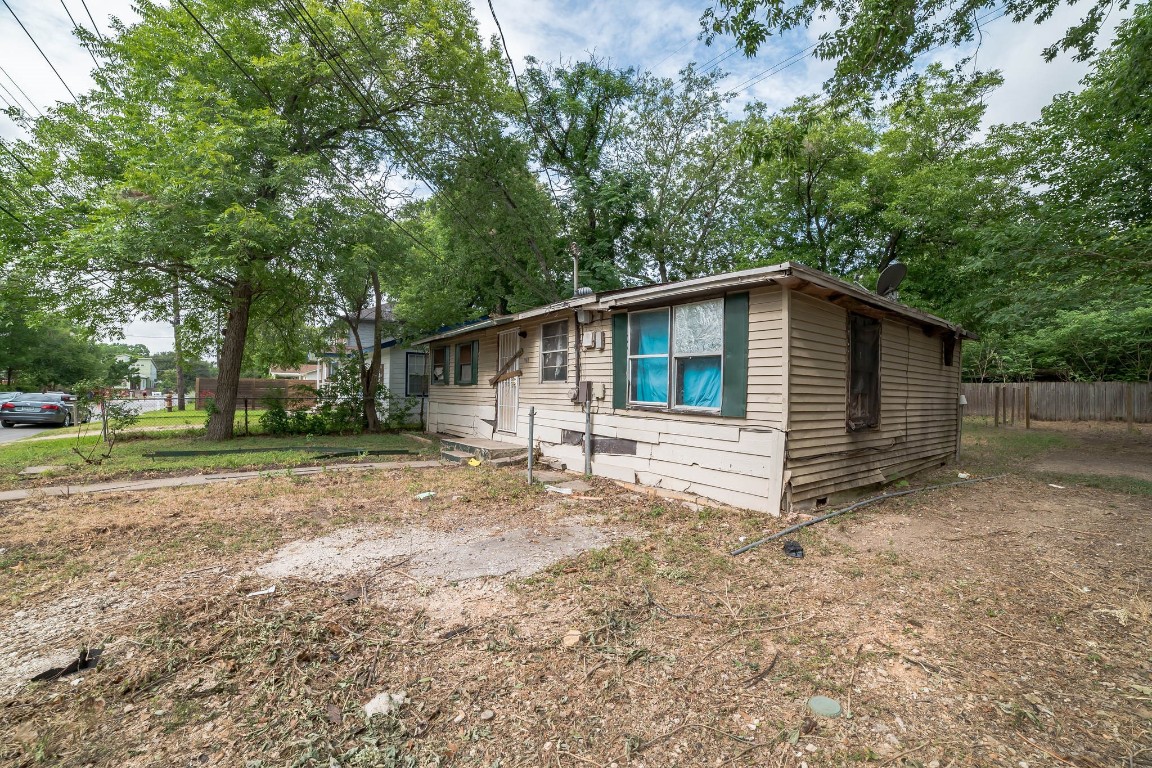 1130 Richardine Avenue Austin, TX 78721 - Photo 8 of 21