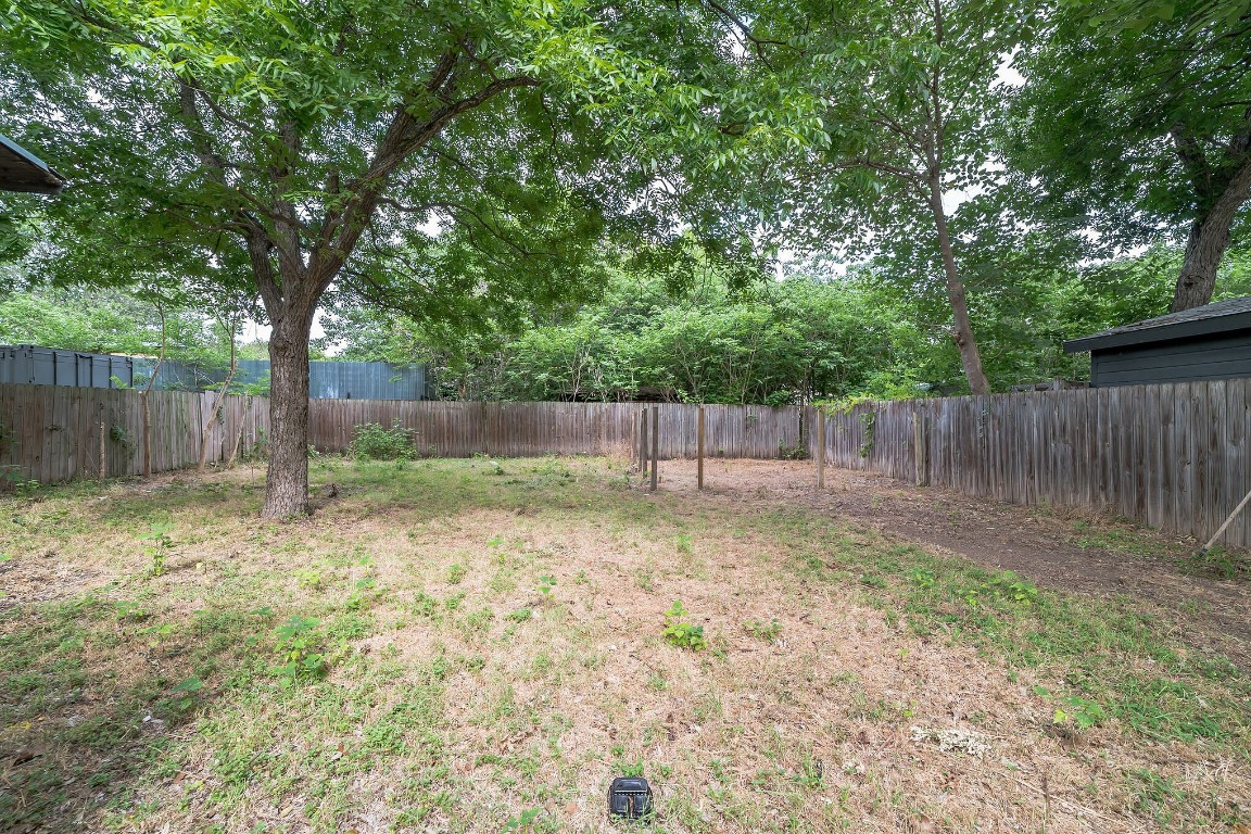 1130 Richardine Avenue Austin, TX 78721 - Photo 9 of 21