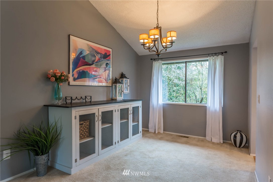 18655 110th Place Southeast Renton, WA 98055 - Photo 5 of 20