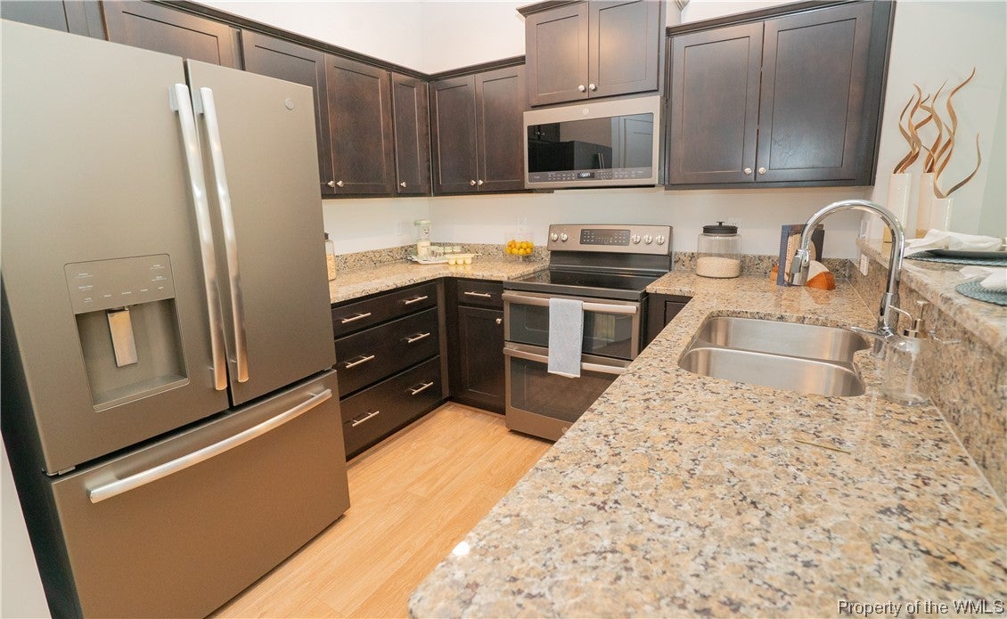 512 Fishers Court Hampton, VA 23666 - Photo 10 of 32 Gallery Image 10