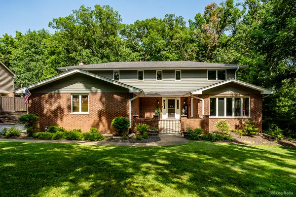 $660,000 | 12 Old Tamerack Lane, Orland Park, IL 60462