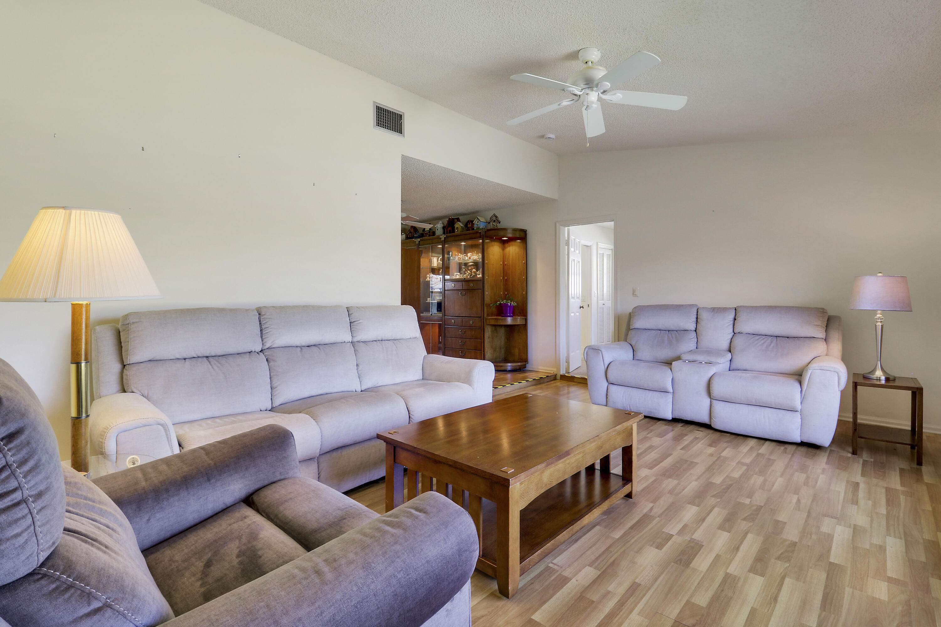 907 Prairie Road West Palm Beach, FL 33406 - Photo 9 of 27 Living Room