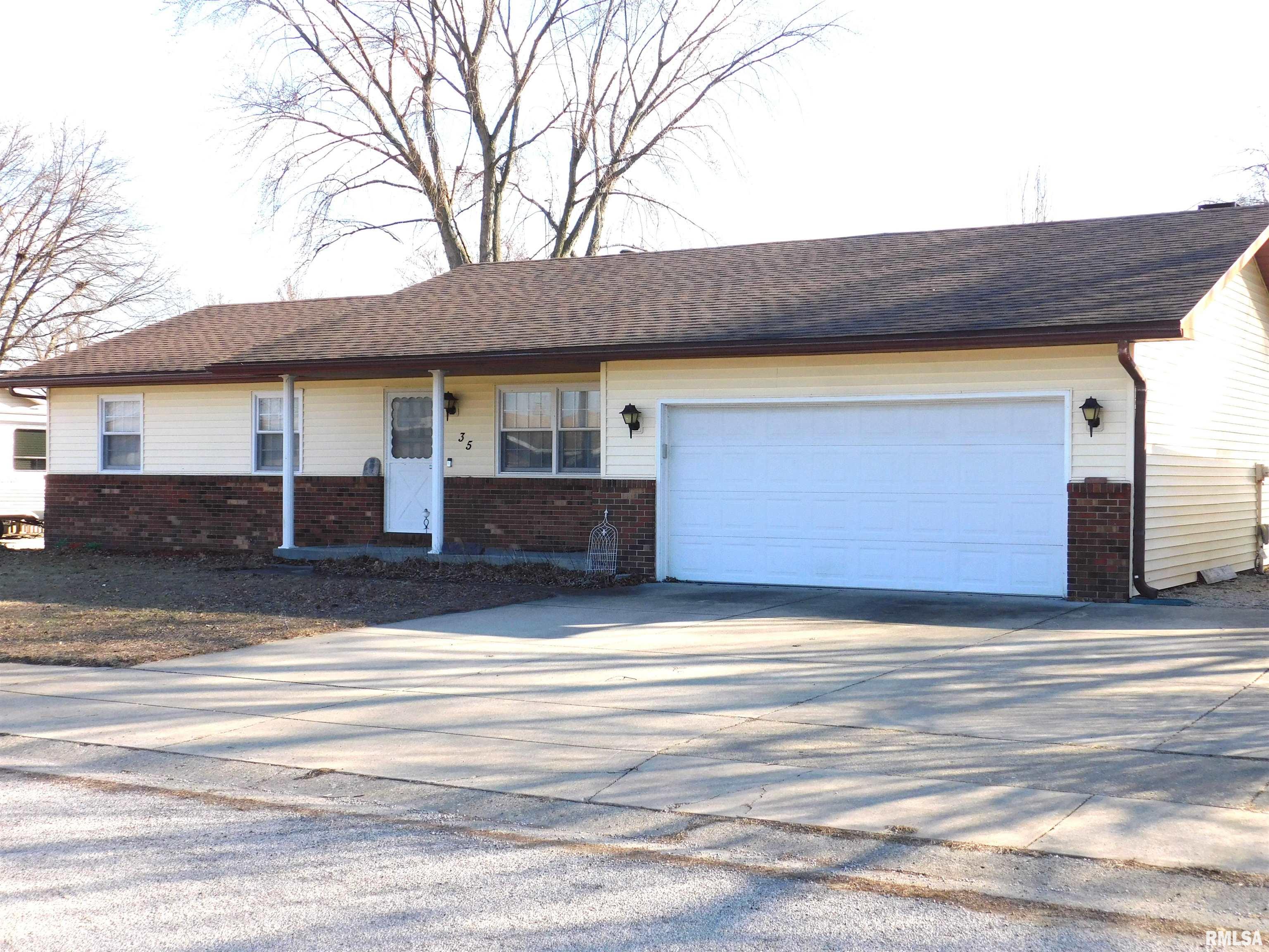 35 Galahad Drive Rochester, IL 62563 - Photo 1 of 21