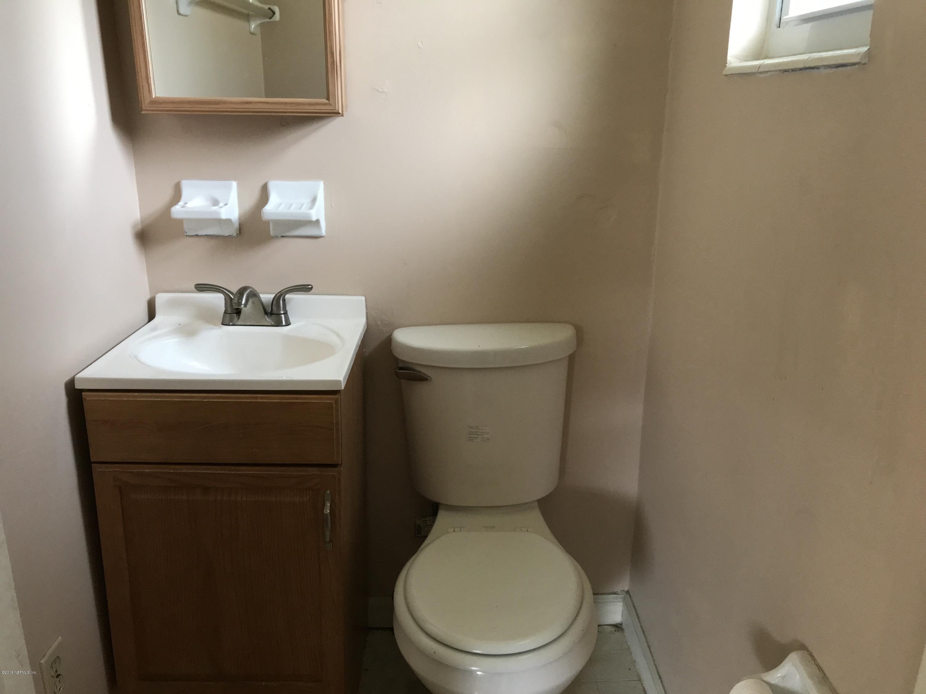 210 Rio Road Jacksonville, FL 32218 - Photo 3 of 15 1:2 Bath in Master Bedroom
