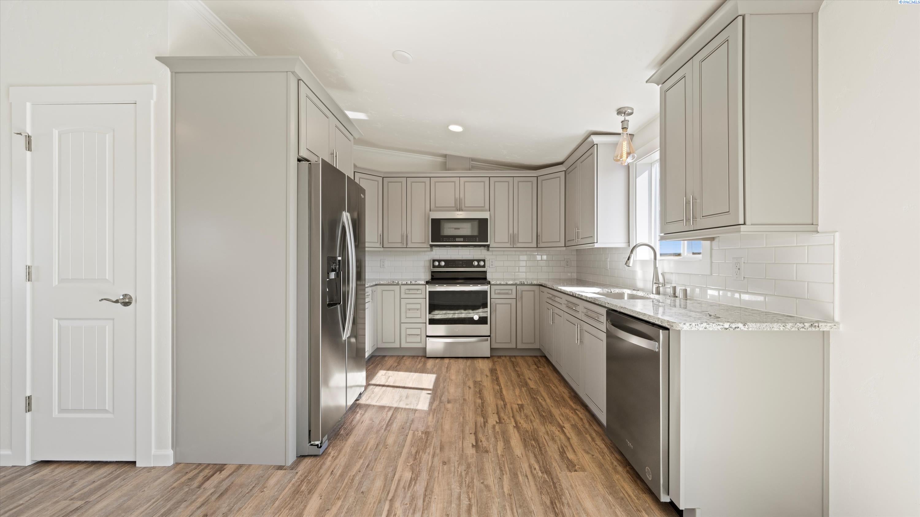94 Dusty Road Burbank, WA 99323 - Photo 12 of 48 Gallery Image 12