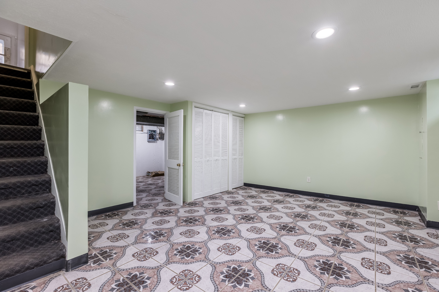 5107 North Springfield Avenue, Unit B Chicago, IL 60625 - Photo 22 of 25 a view of bathroom
