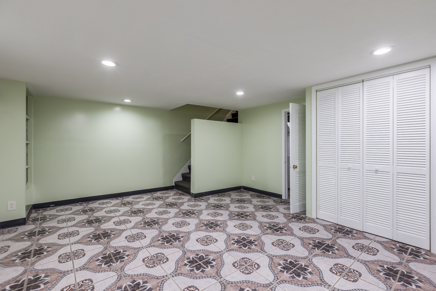 5107 North Springfield Avenue, Unit B Chicago, IL 60625 - Photo 23 of 25 a view of an empty room