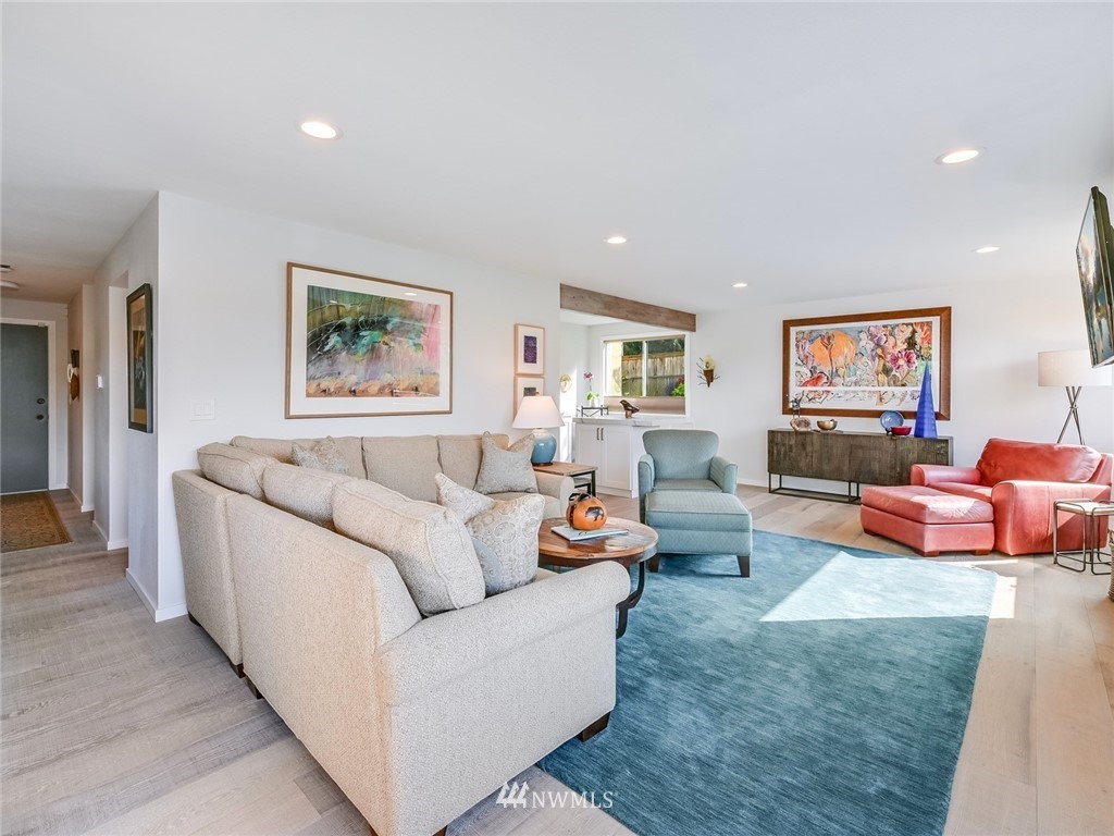 523 Maple Street, Unit 104 Edmonds, WA 98020 - Photo 4 of 19 Gallery Image 4