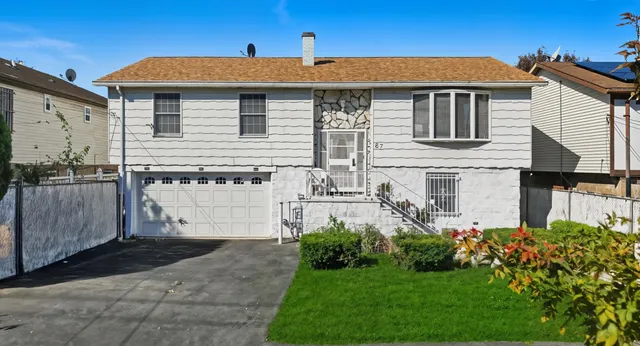 $2,850 | 87 Merseles Street, Unit 2, Jersey City, NJ 07302