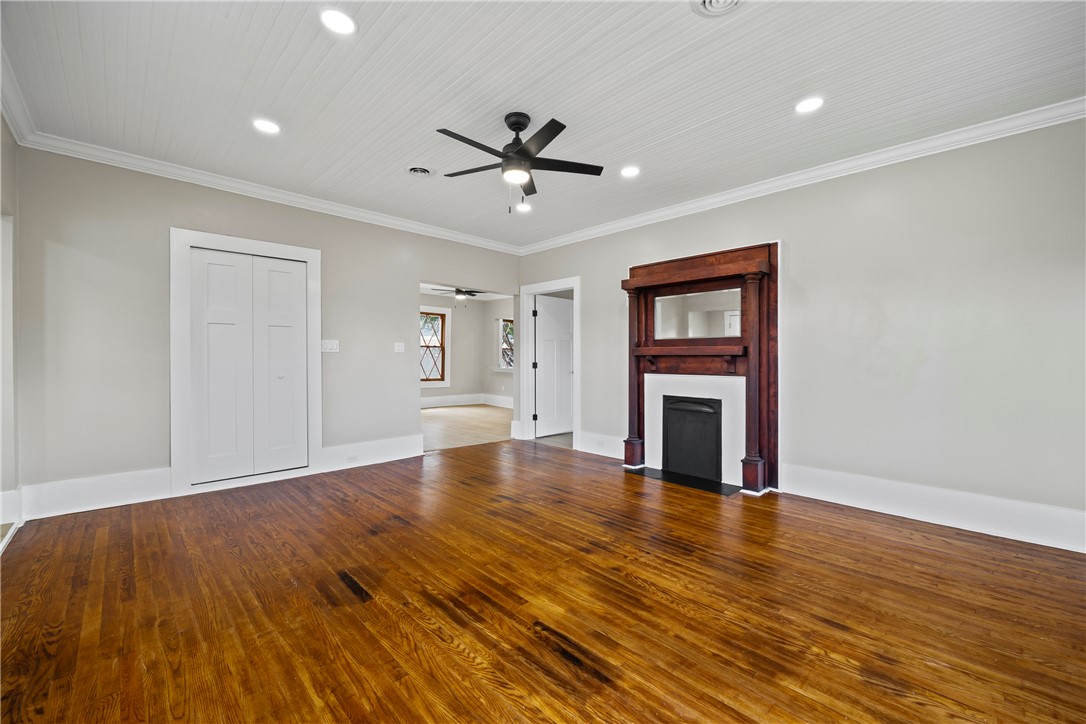 410 South Cherry Street Seneca, SC 29678 - Photo 6 of 49 Living Room
