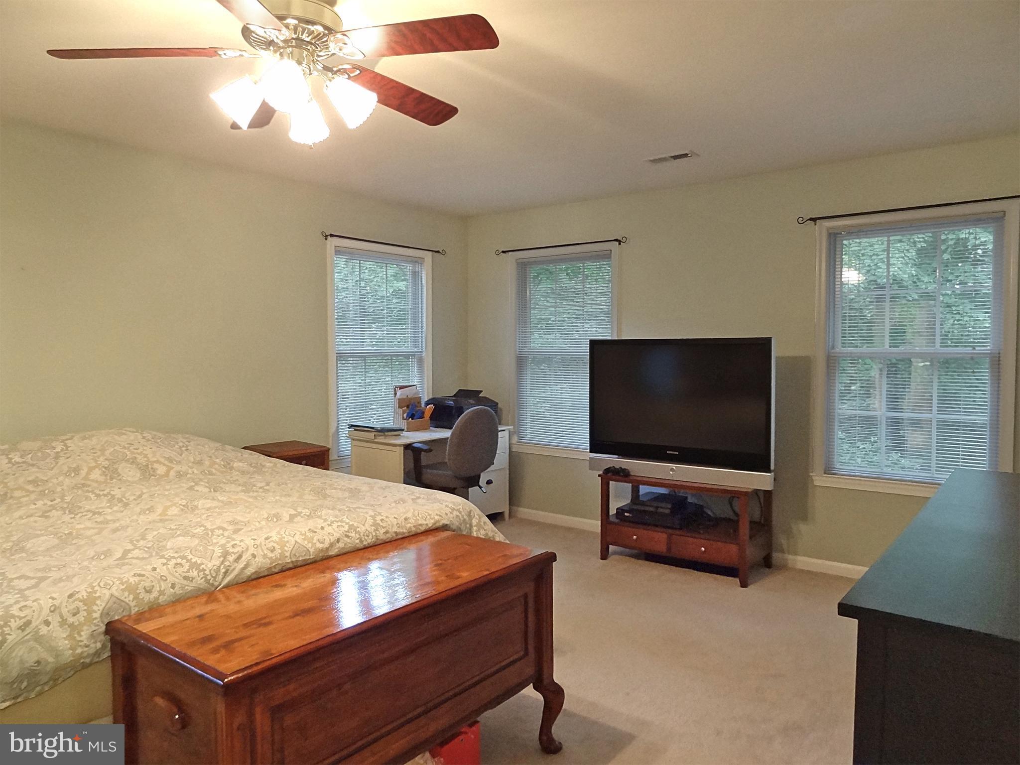 3620 Calvert Street Edgewater, MD 21037 - Photo 18 of 30 HUGE 21x14' MASTER BEDROOM