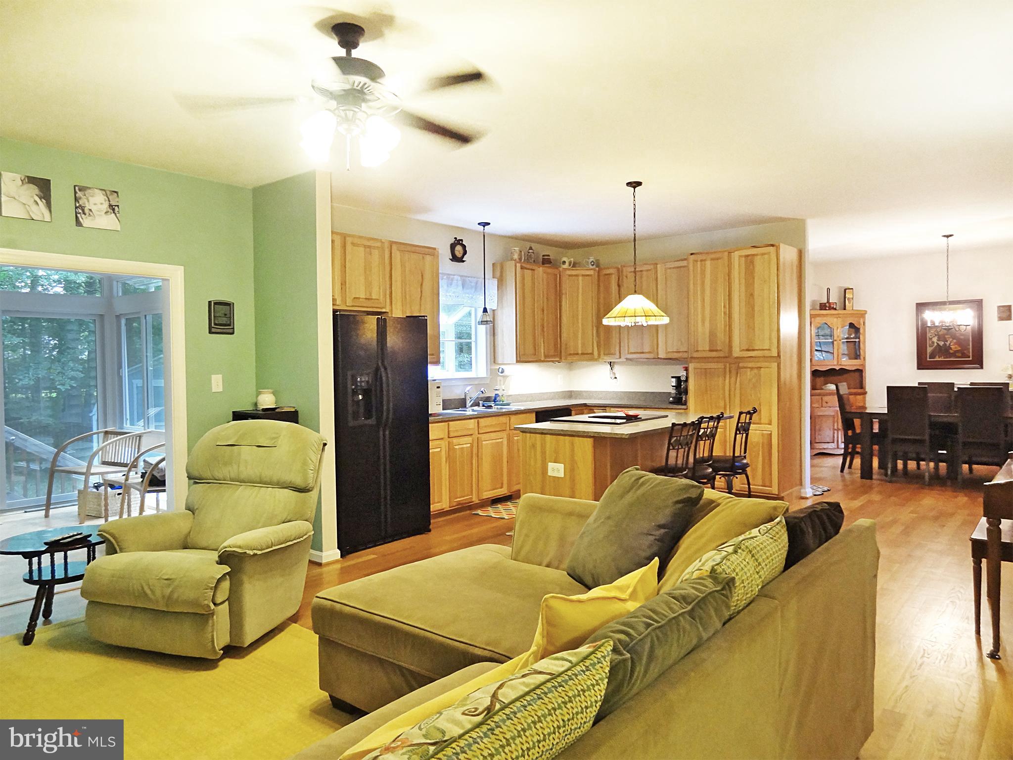3620 Calvert Street Edgewater, MD 21037 - Photo 7 of 30 LARGE FAMILY ROOM OFF KITCHEN