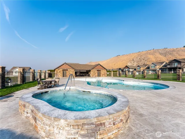 $345,000 | 23772 Crescent Bay Drive Northwest, Unit 107, Quincy, WA 98848