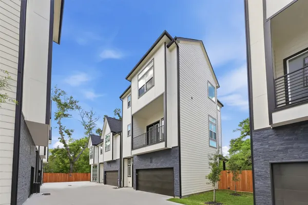 $3,500 | 1913 Hoskins Drive, Unit H, Houston, TX 77080