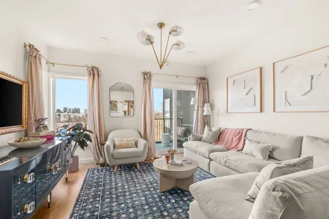 $299,900 | 400 Herron Drive, Unit 205, Nashville, TN 37210