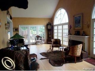 600 North Riverside Avenue St. Clair, MI 48079 - Photo 5 of 19 Fam Rm.jpg
