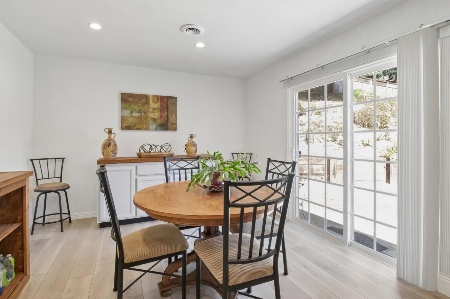 8980 Oak Road Salinas, CA 93907 - Photo 16 of 42 Gallery Image 16