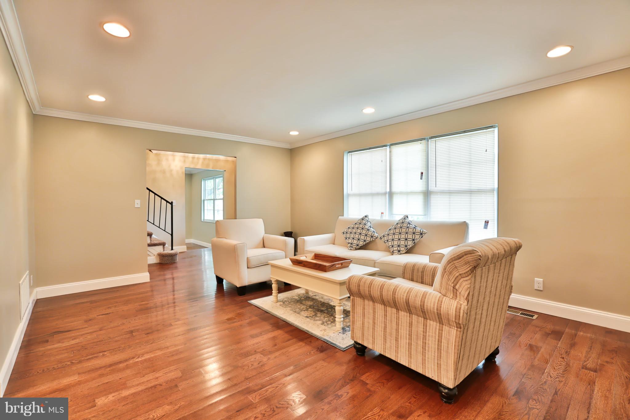 3919 Tiverton Road Randallstown, MD 21133 - Photo 2 of 26 Warm and Inviting