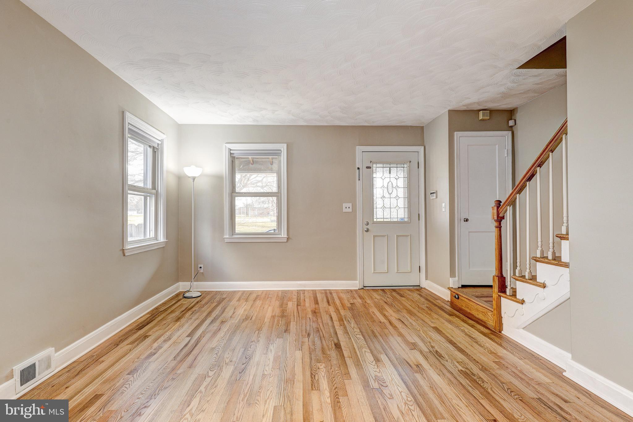 70 Berkshire Road Essex, MD 21221 - Photo 5 of 30 Living room w/coat closet