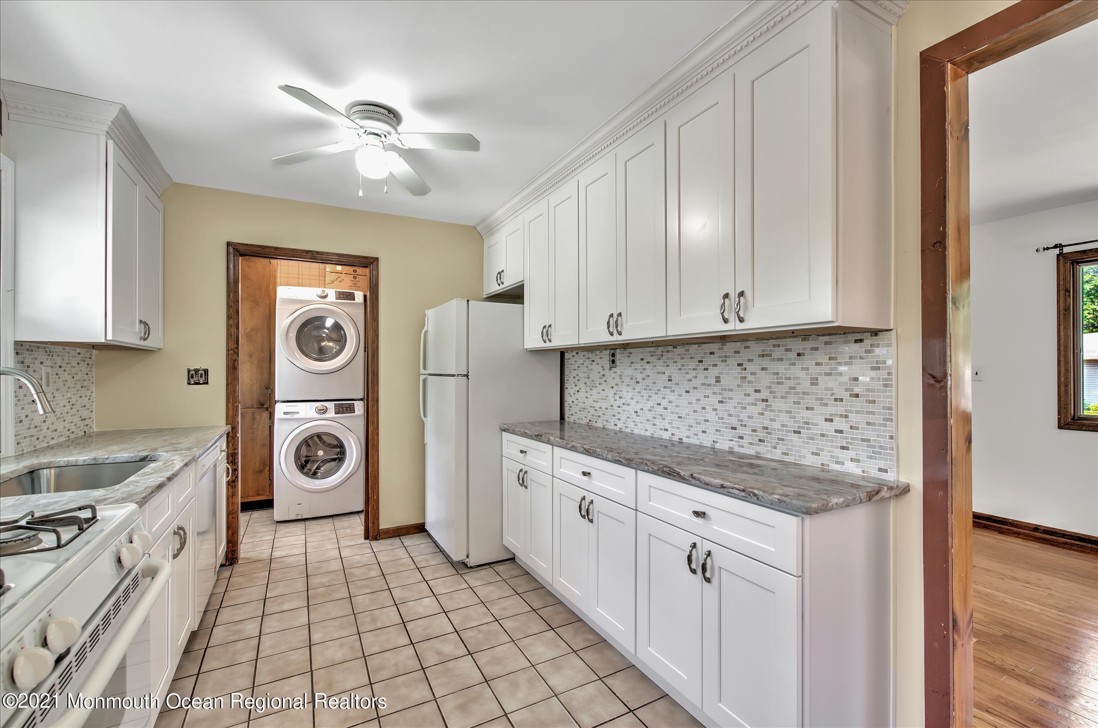 127 Stephan Road Brick, NJ 08724 - Photo 12 of 38 KITCHEN (10)