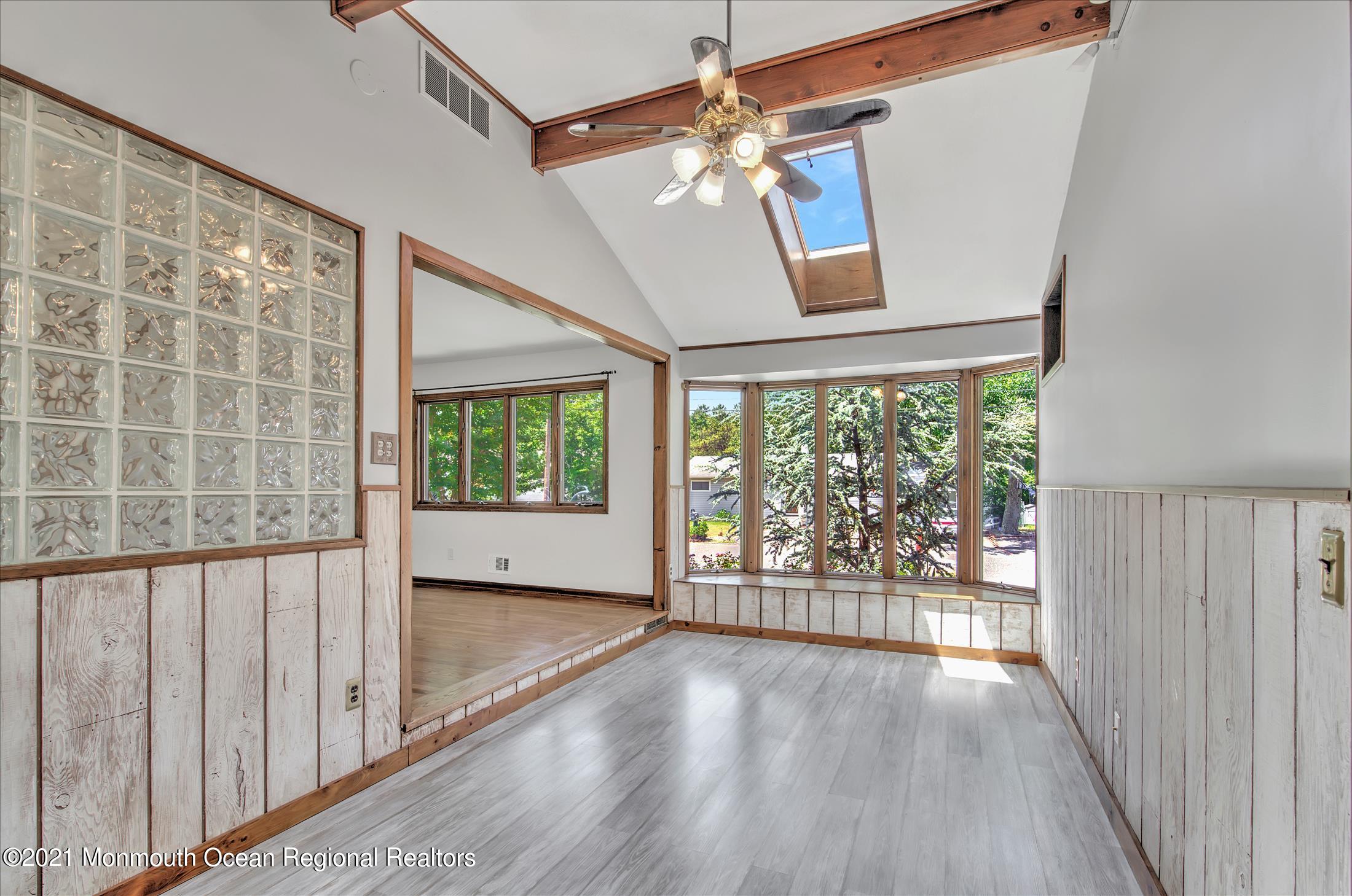 127 Stephan Road Brick, NJ 08724 - Photo 18 of 38 SUN ROOM (4)