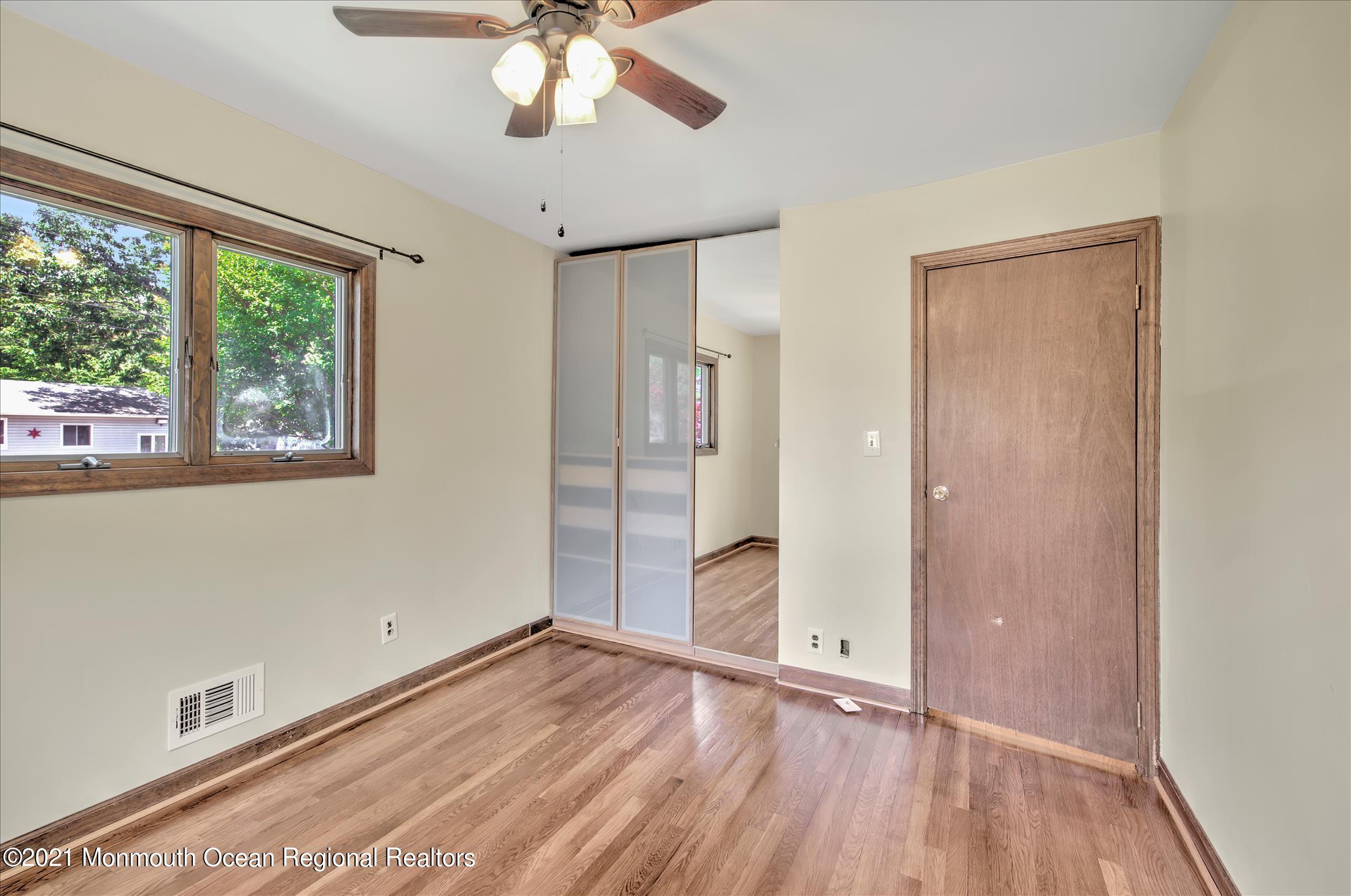 127 Stephan Road Brick, NJ 08724 - Photo 23 of 38 BEDROOM (2) (3)