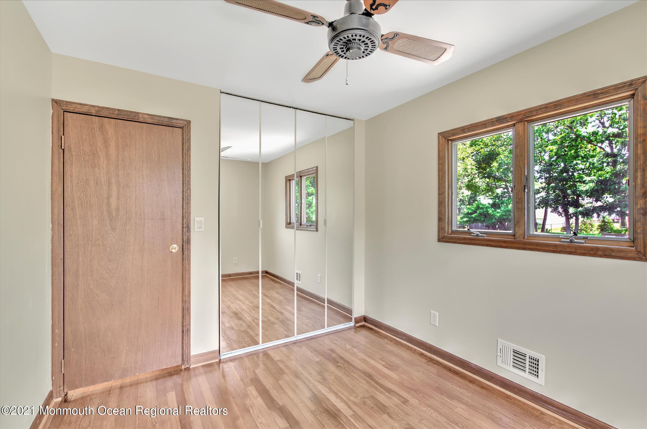 127 Stephan Road Brick, NJ 08724 - Photo 24 of 38 BEDROOM (4) (1)