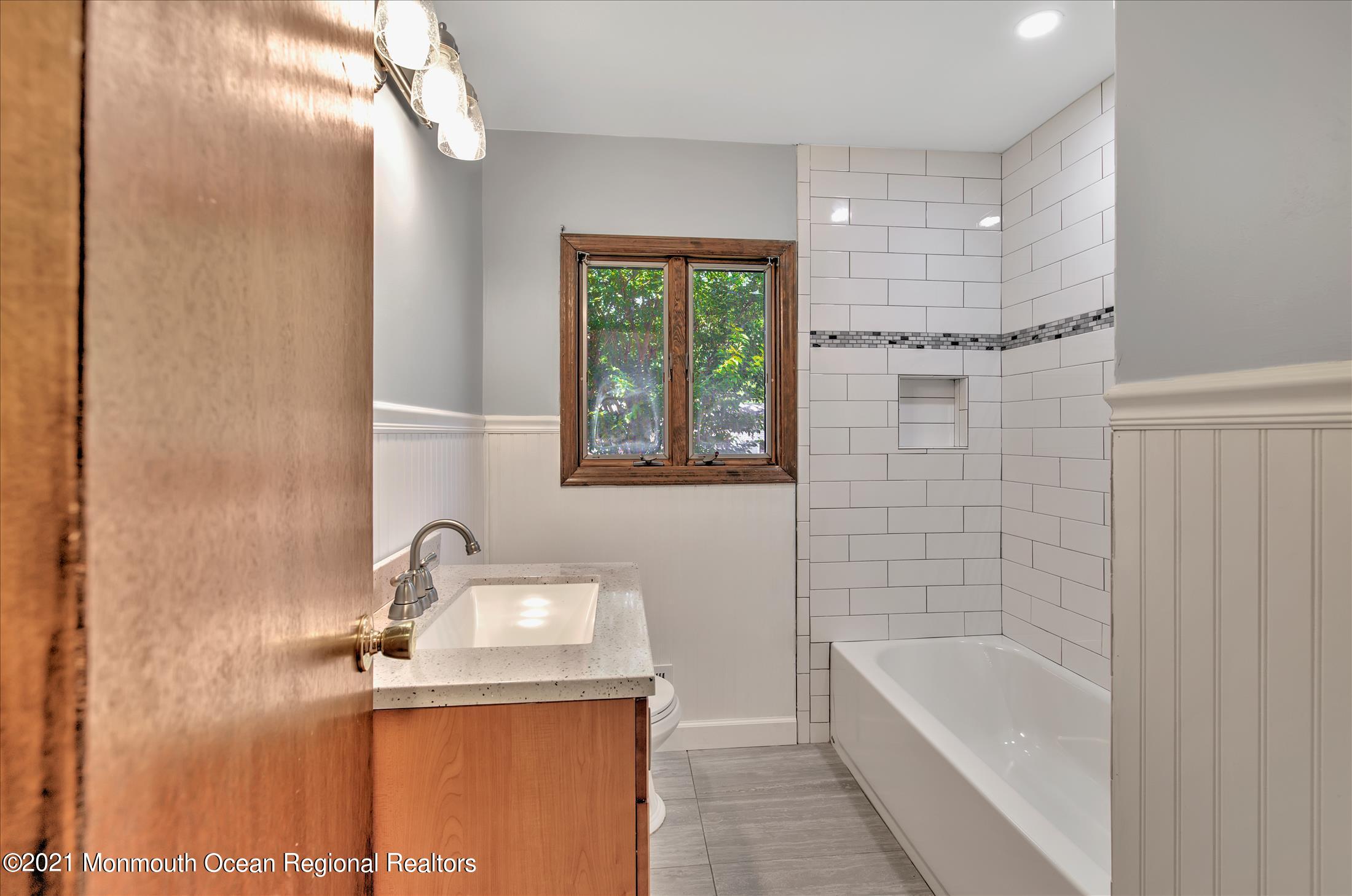 127 Stephan Road Brick, NJ 08724 - Photo 25 of 38 BATHROOM (7)