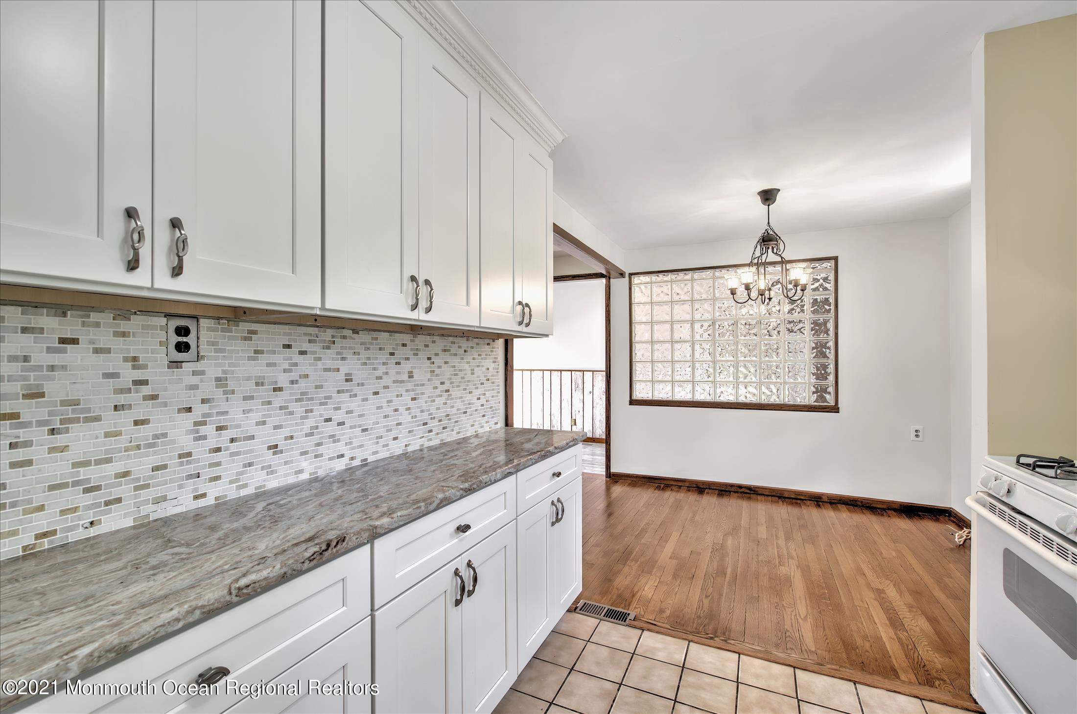 127 Stephan Road Brick, NJ 08724 - Photo 10 of 38 KITCHEN (5) (2)