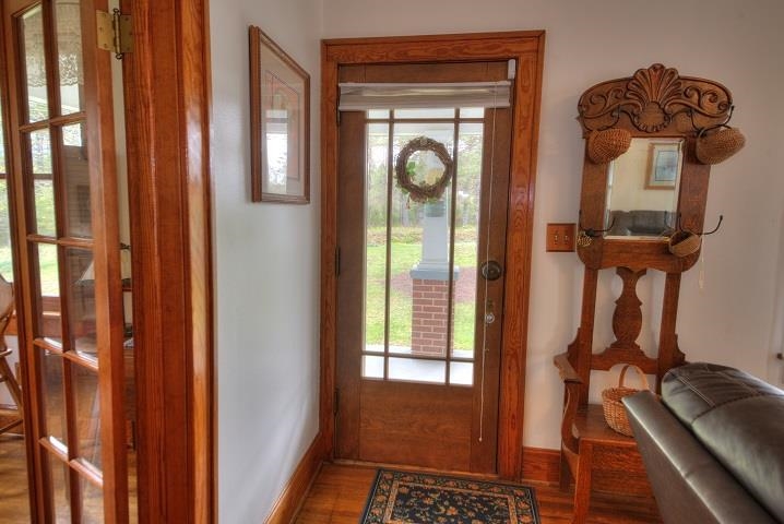 1310 New Hope Road Staunton, VA 24401 - Photo 5 of 62 a view of front door with a mirror