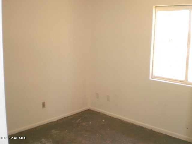 8620 West Piccadilly Road Phoenix, AZ 85037 - Photo 13 of 24 021-618209 bedroom 1