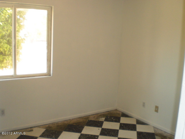 8620 West Piccadilly Road Phoenix, AZ 85037 - Photo 14 of 24 021-618209 bedroom 2
