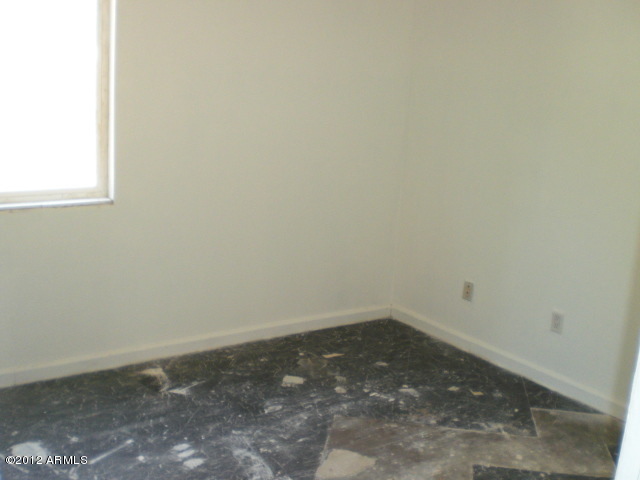 8620 West Piccadilly Road Phoenix, AZ 85037 - Photo 15 of 24 021-618209 bedroom 3