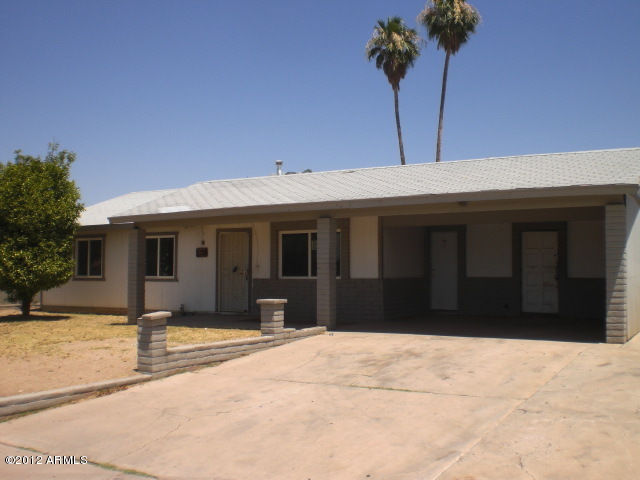 8620 West Piccadilly Road Phoenix, AZ 85037 - Photo 3 of 24 021-618209 front right