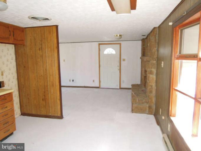 1076 Three Run Road Inwood, WV 25428 - Photo 10 of 15 Interior (General)