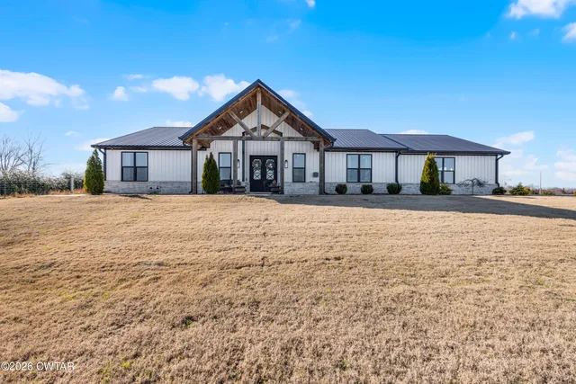 $949,900 | 1052 Dade Ellington Road, Humboldt, TN 38343