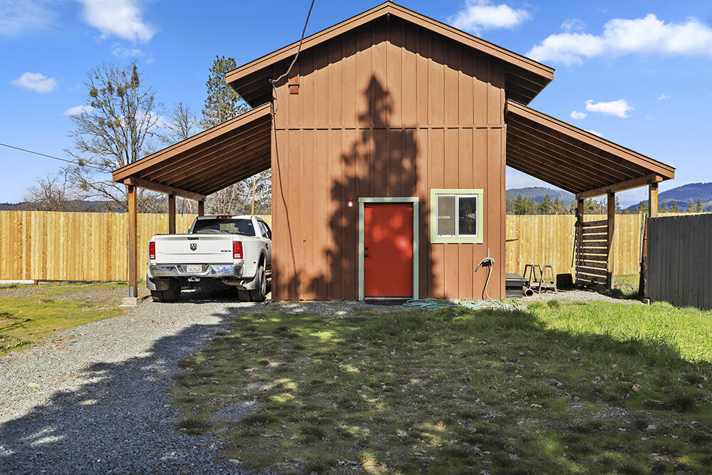 6430 Holland Loop Road Cave Junction, OR 97523 - Photo 42 of 53 40