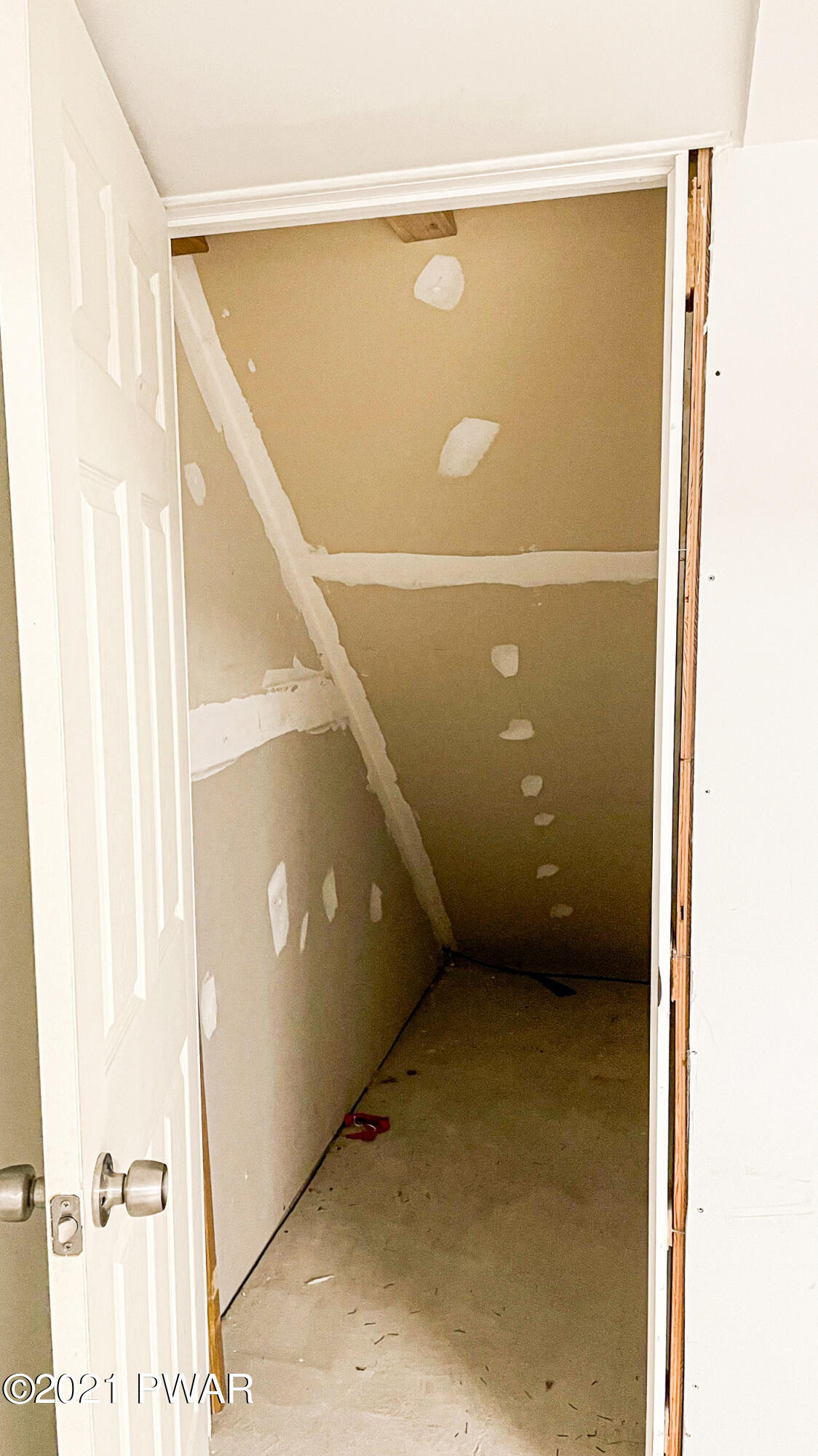 159 Fox Road Dingmans Ferry, PA 18328 - Photo 63 of 80 a view of a small space